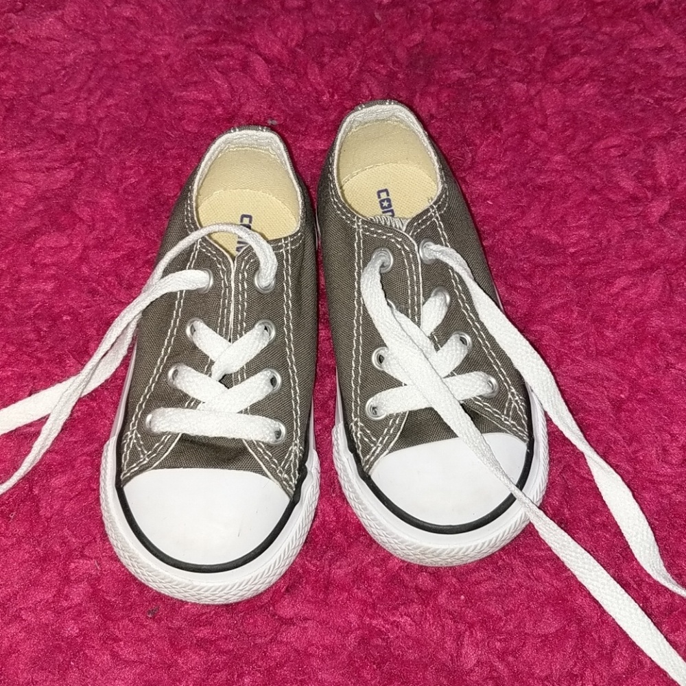 Grey unisex toddler converse chuck taylor